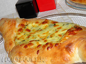 Хачапури Лодочка с сыром и яйцом
