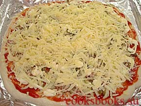 Пицца с фаршем на сырном тесте, фото