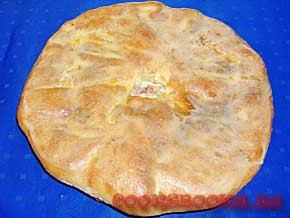 Пирог с ветчиной, сыром, грибами