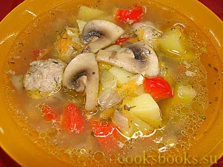 Грибной суп с фрикадельками.