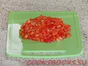 Филе курицы с кабачками в томатном соусе