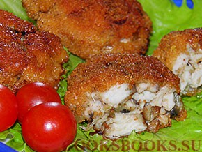 Котлетки из рубленного куриного мяса с луком и грибами
