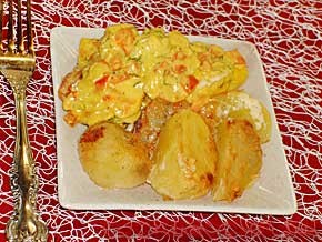 Курица с карри, перцем и запечённым картофелем