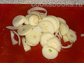 Кастрюля с супом картофельным, фото