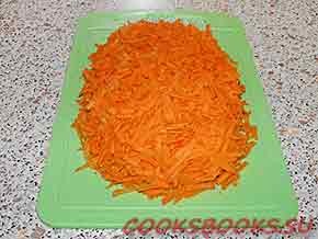 Печень с морковью и луком в сметанном соусе