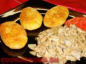 Печень по-строгановски с картофельными лепёшками