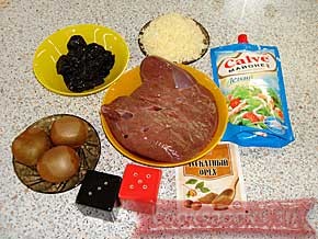 Печень запечённая с черносливом и киви, фото рецепта