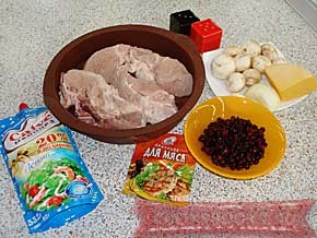 Свинина запеченная с клюквой и грибами, фото рецепта